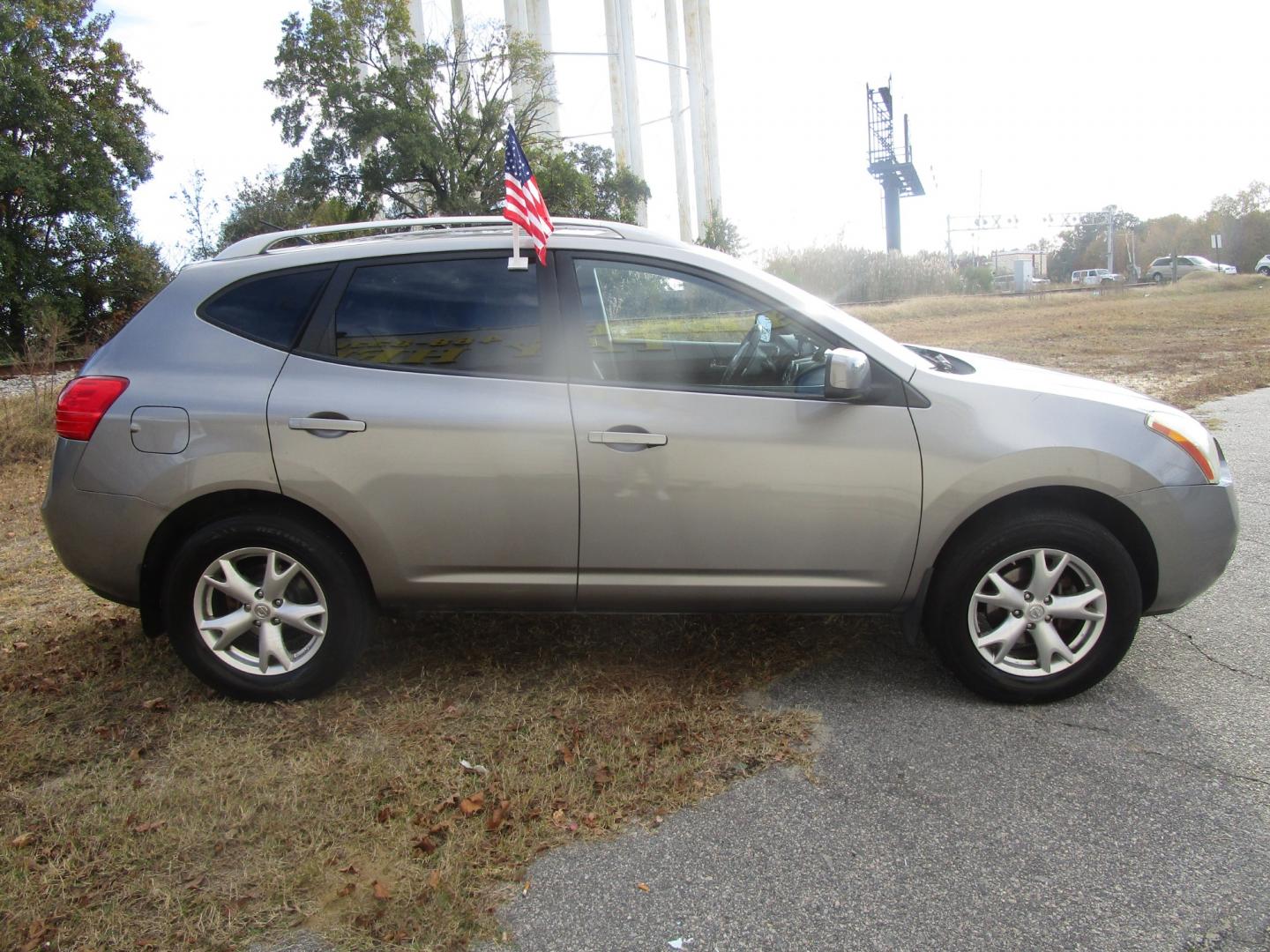 2009 Gray Nissan Rogue (JN8AS58V39W) , Automatic transmission, located at 2553 Airline Blvd, Portsmouth, VA, 23701, (757) 488-8331, 36.813889, -76.357597 - ***VEHICLE TERMS*** Down Payment: $599 Weekly Payment: $95 APR: 23.9% Repayment Terms: 42 Months *** CALL 757-488-8331 TO SCHEDULE YOUR APPOINTMENT TODAY AND GET PRE-APPROVED RIGHT OVER THE PHONE*** - Photo#4